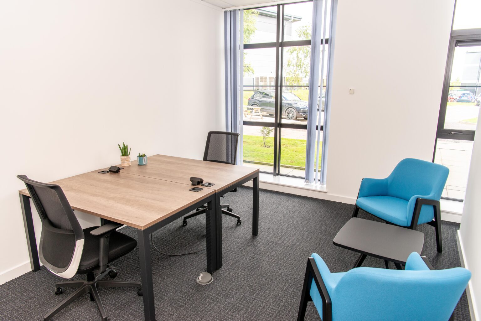 2 Desk Office